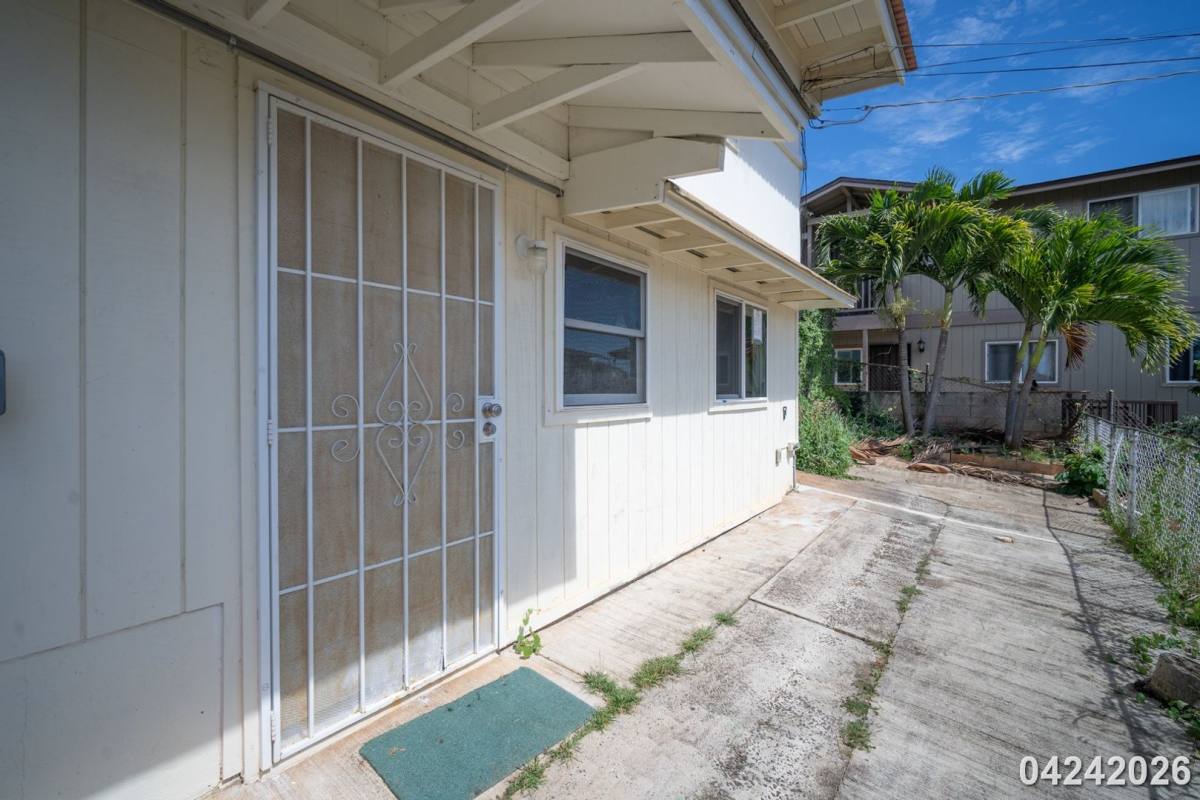 House for rent at 4138 Keaka Dr, Honolulu, HI 96818