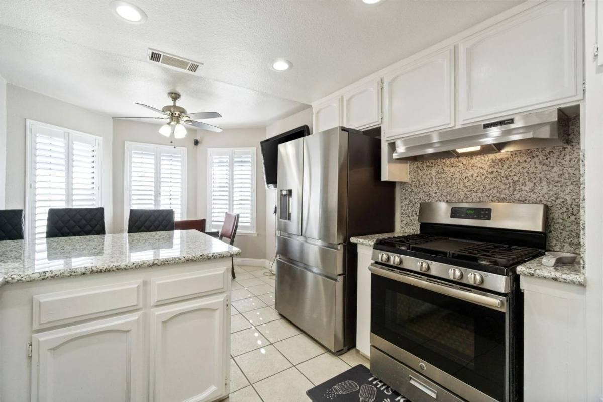 House for rent at 1050 E Fallbrook Ave, Fresno, CA 93720