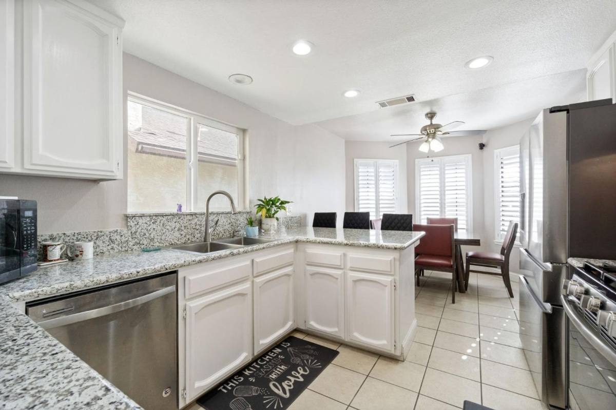 House for rent at 1050 E Fallbrook Ave, Fresno, CA 93720
