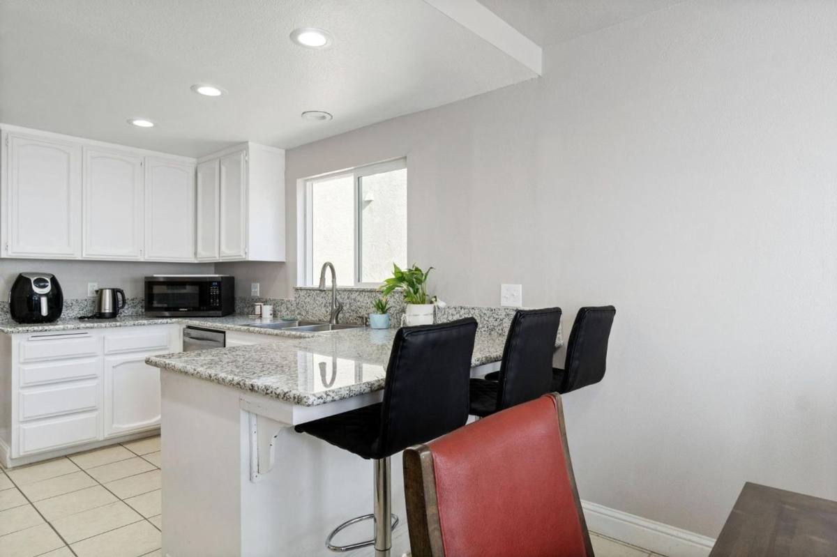 House for rent at 1050 E Fallbrook Ave, Fresno, CA 93720