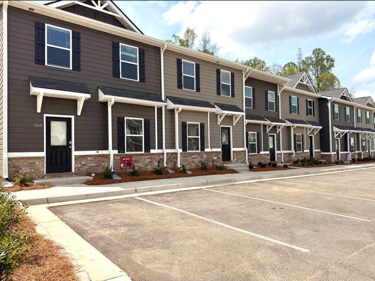 Townhouse for rent at 3276 Hamlet Loop, Opelika, AL 36801