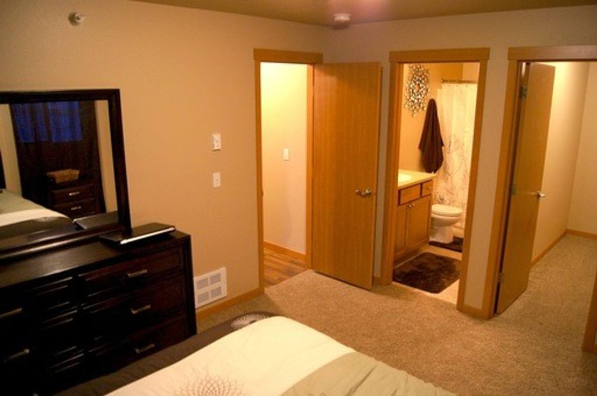 Apartment for rent at 1600 20th Ave NW, Minot, ND 58703
