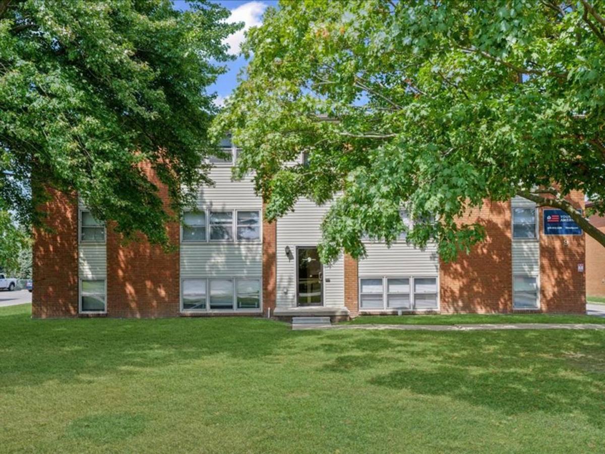 Apartment for rent at 9 Willedrob Rd, Bloomington, IL 61701