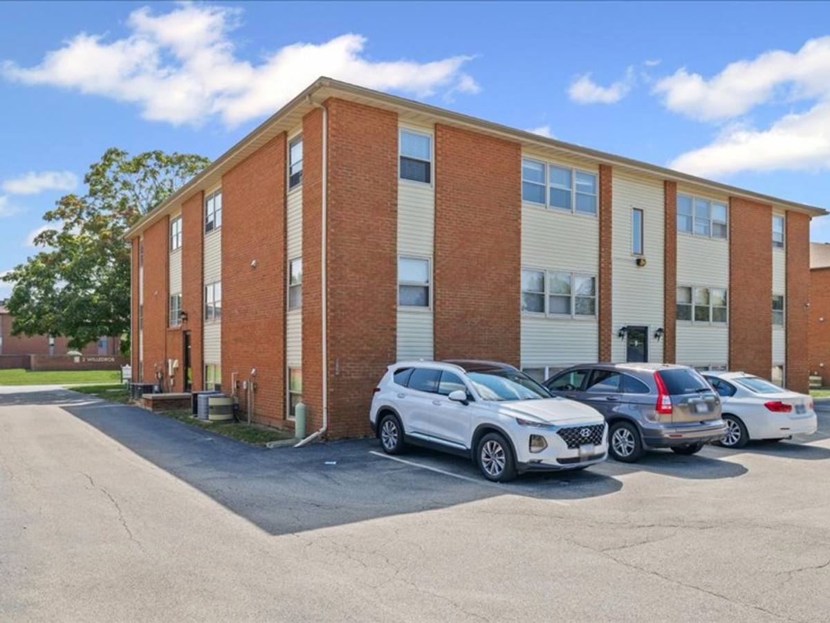 Apartment for rent at 9 Willedrob Rd, Bloomington, IL 61701