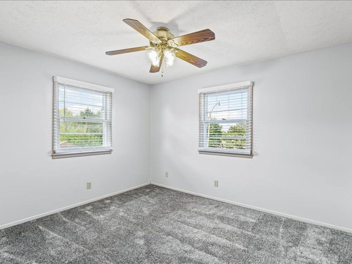 Apartment for rent at 9 Willedrob Rd, Bloomington, IL 61701