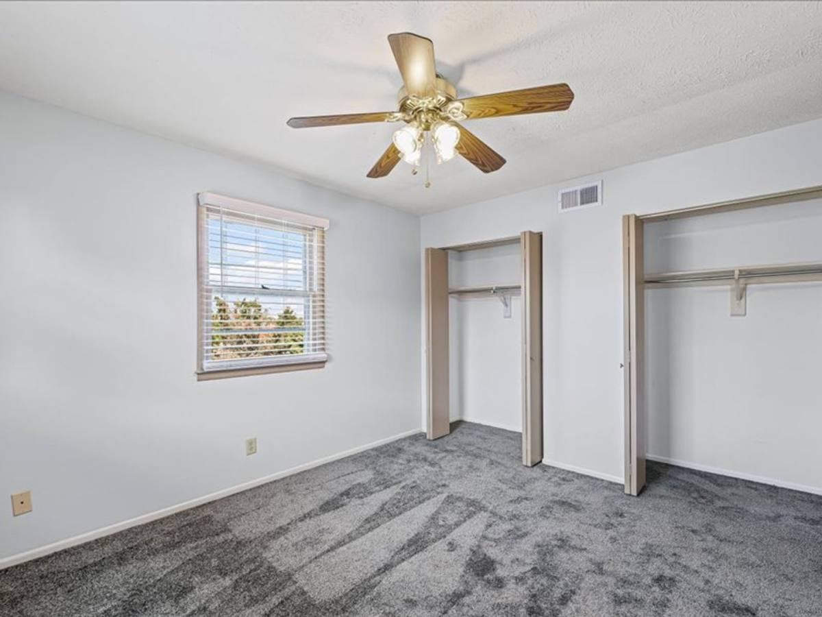 Apartment for rent at 9 Willedrob Rd, Bloomington, IL 61701