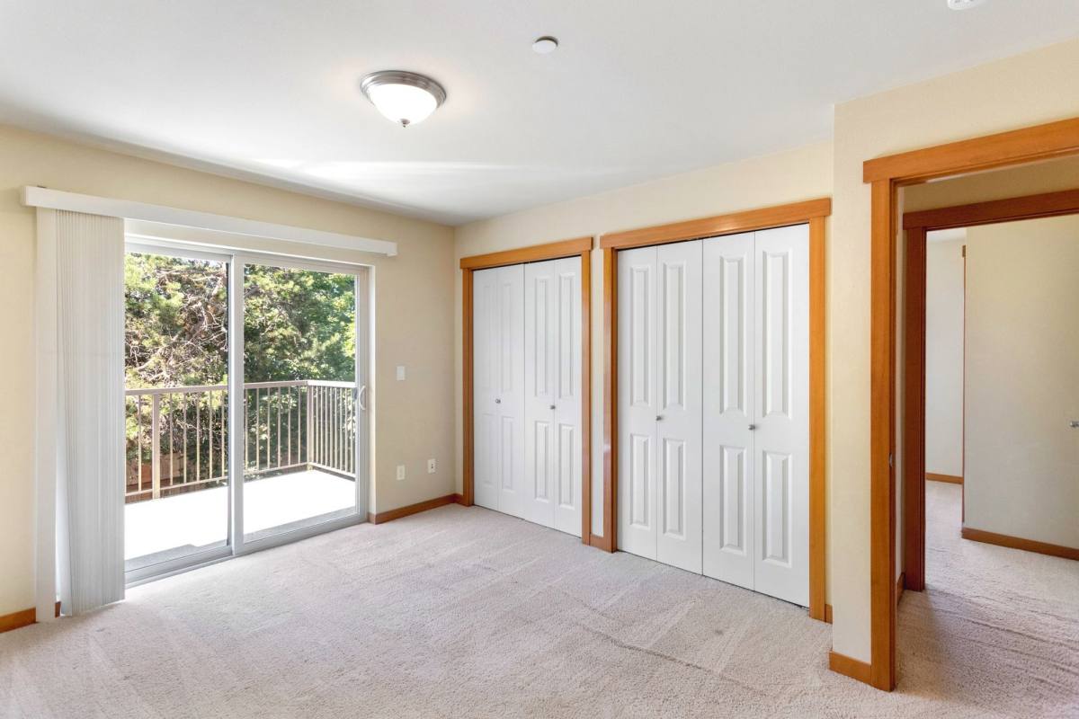 Townhouse for rent at 259 SE Ely St, Oak Harbor, WA 98277