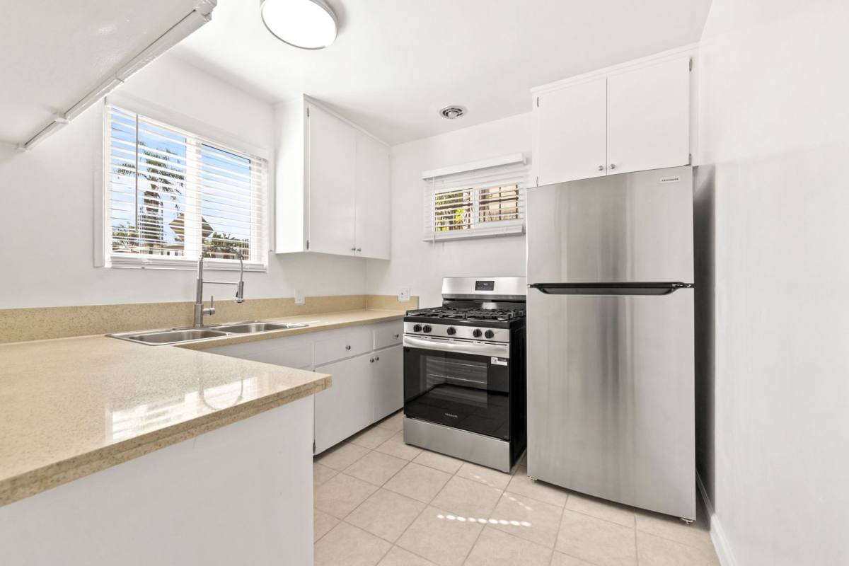 Apartment for rent at 4143 Palmwood Dr, Los Angeles, CA 90008
