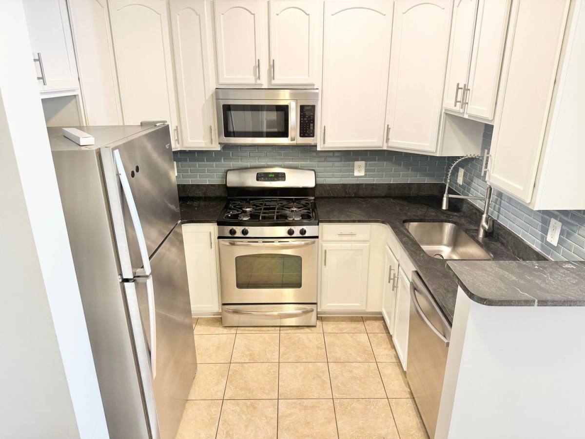 Townhouse for rent at 2304 Margraf Circle, Woodbridge, VA 22191