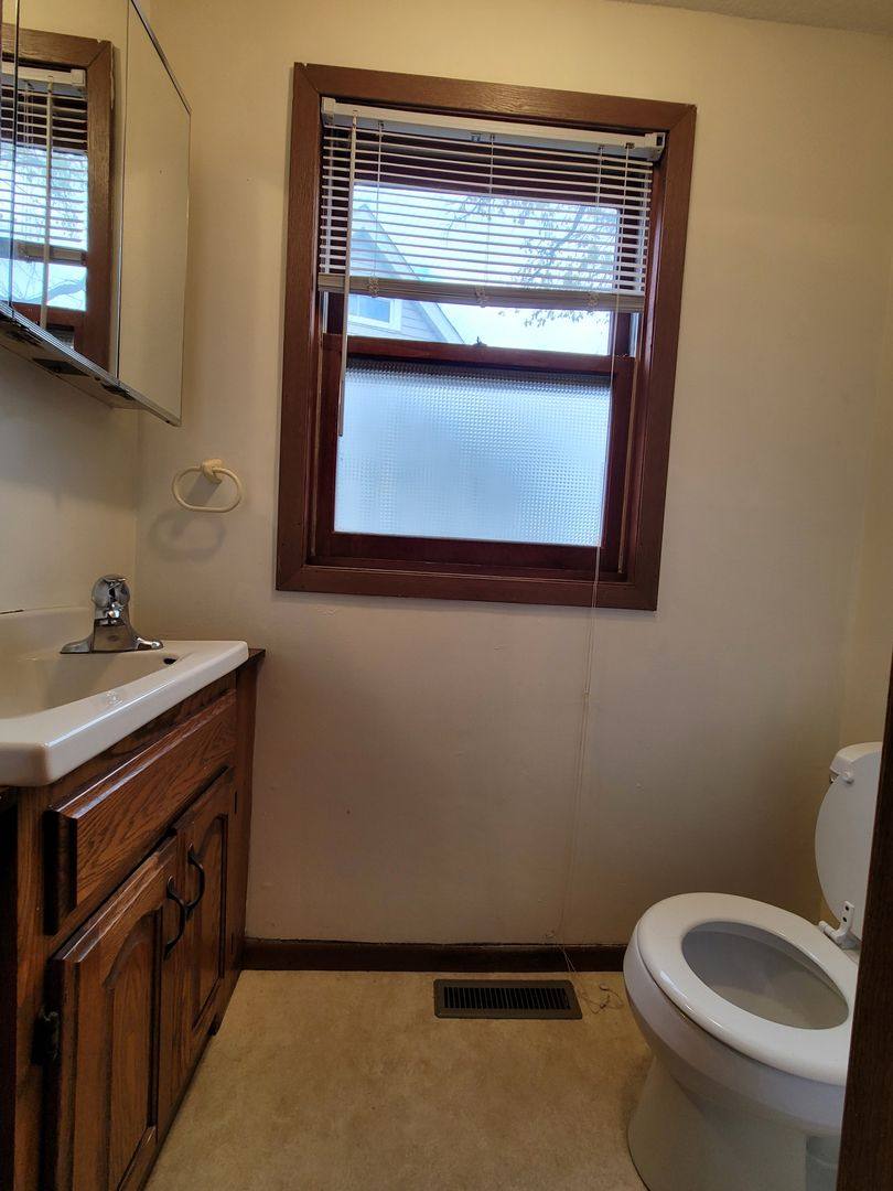 Apartment for rent at 1910 Feronia Ave, Saint Paul, MN 55104