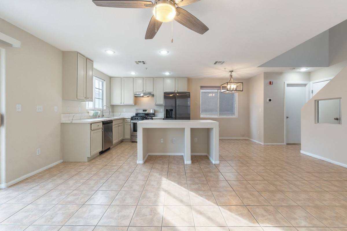 Townhouse for rent at 3211 Sunrise Cove Ave, North Las Vegas, NV 89031