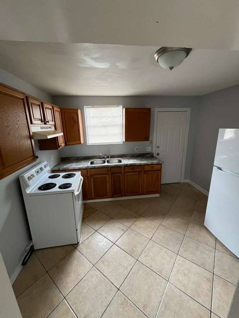 House for rent at 820 W 13th St, Lakeland, FL 33805