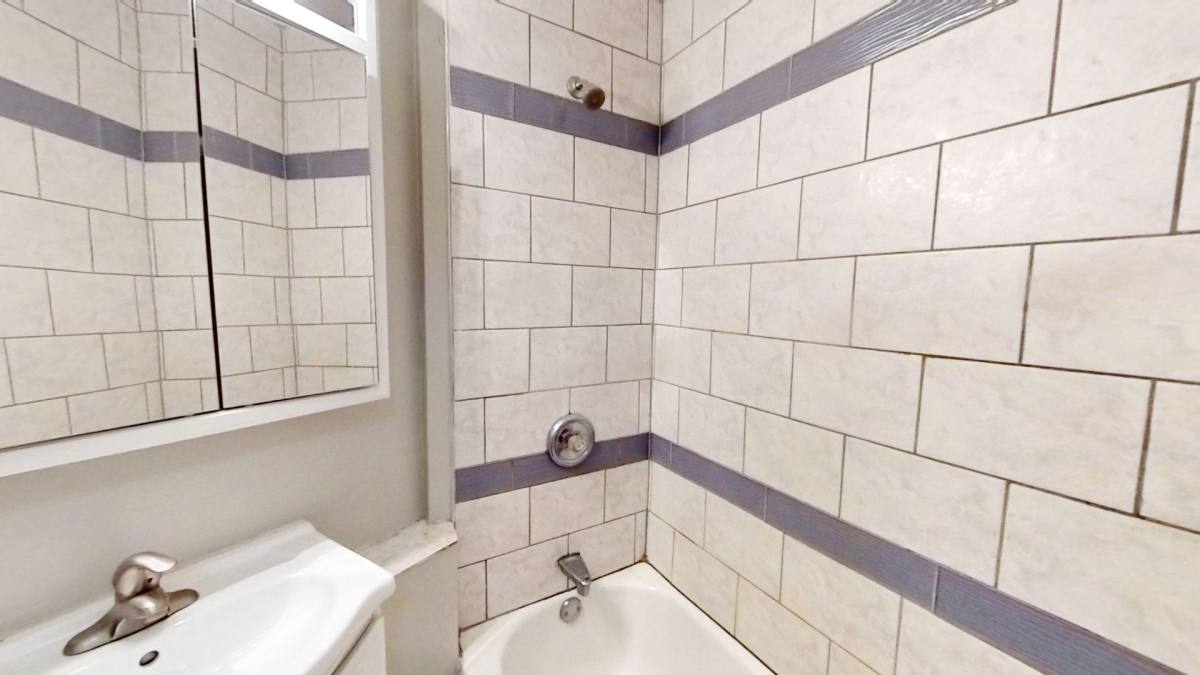 Apartment for rent at 1247 N State St, Chicago, IL 60610