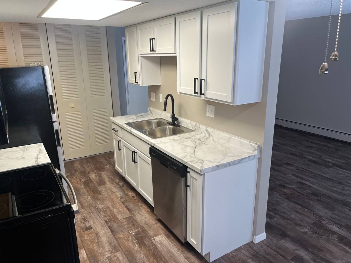Apartment for rent at 1725 Kenwood Ave, Duluth, MN 55811
