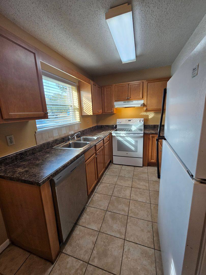 Townhouse for rent at 1325 W 12th St #B-2, Panama City, FL 32401