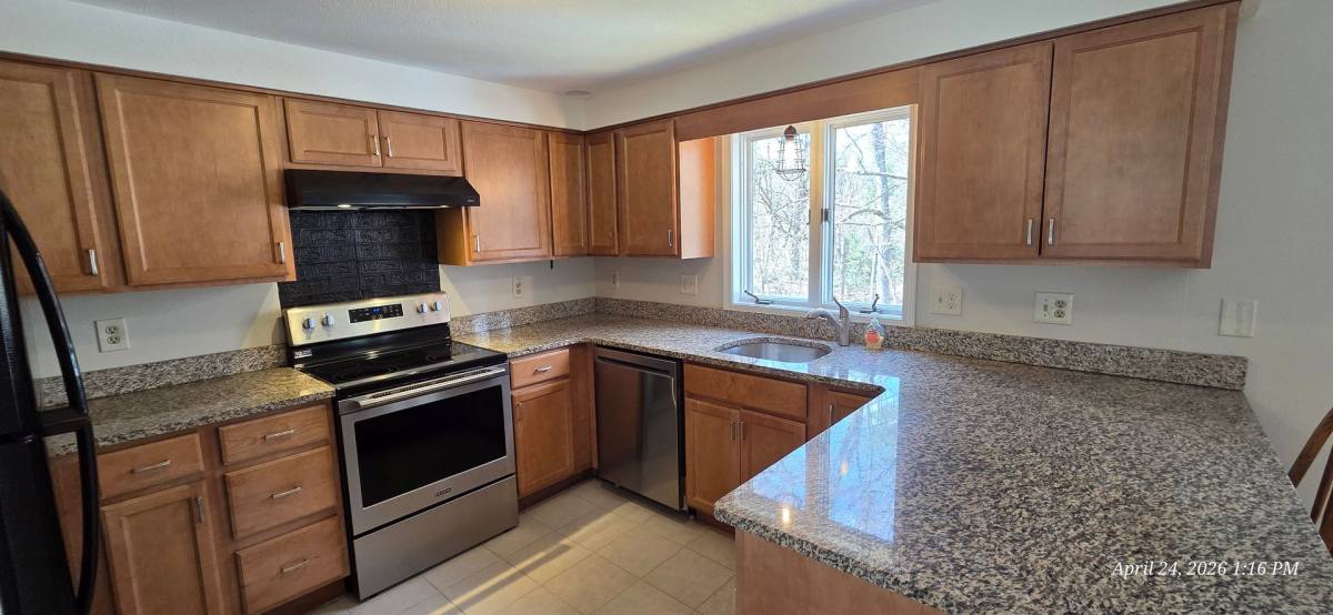 Apartment for rent at 15R Bonnie Lane, Derry, NH 03038