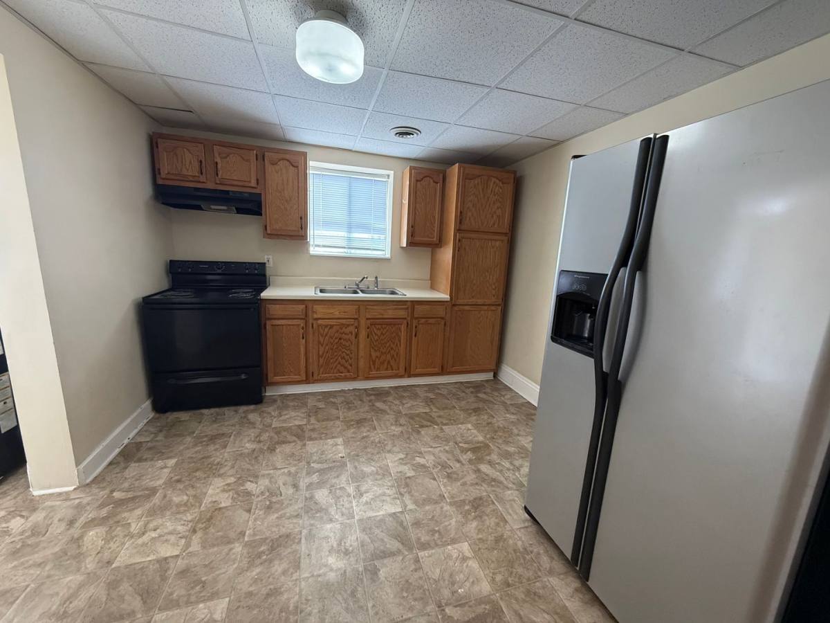 Apartment for rent at 917 Cart St, Charleston, WV 25311