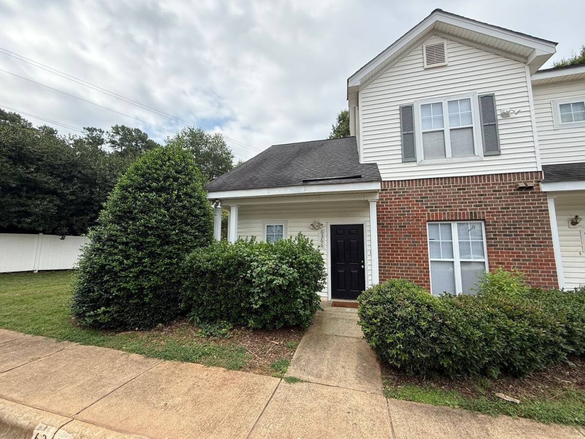 Townhouse for rent at 6366 Mallard View Lane, Charlotte, NC 28269