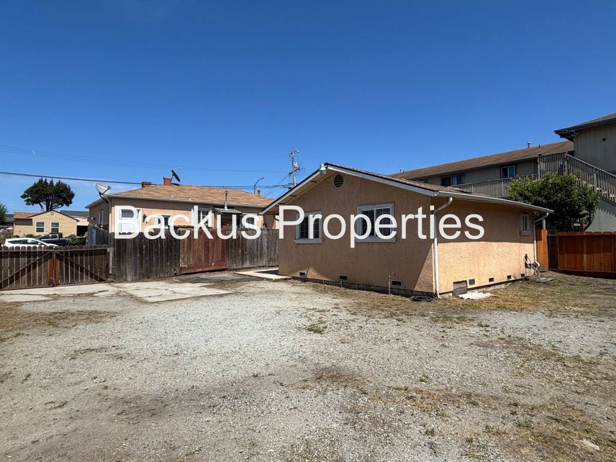 Apartment for rent at 516 James St, Salinas, CA 93905
