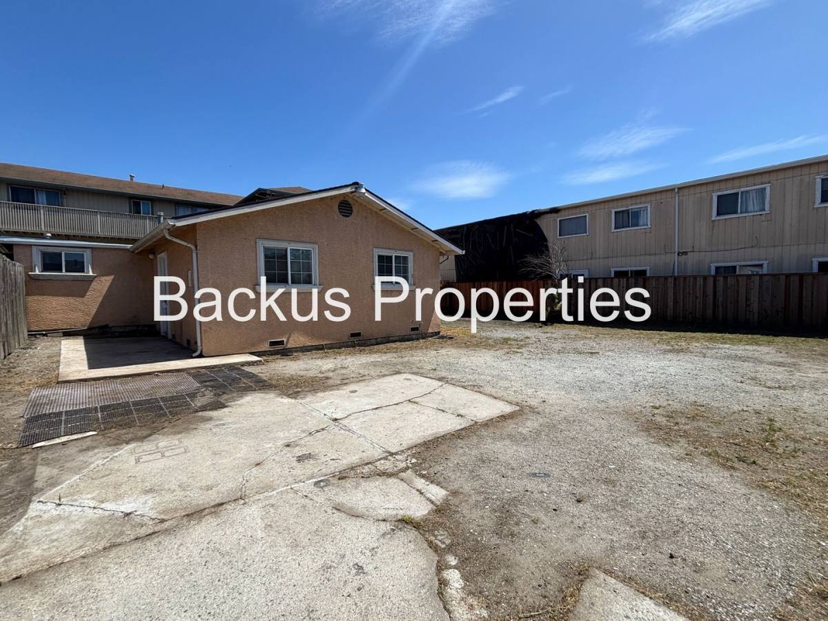 Apartment for rent at 516 James St, Salinas, CA 93905