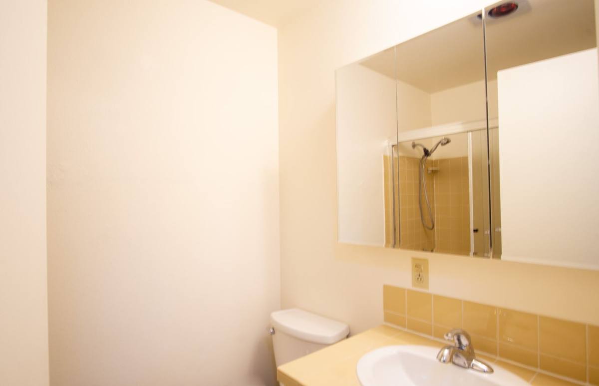 Townhouse for rent at 9134 SW Becker Dr, Portland, OR 97223