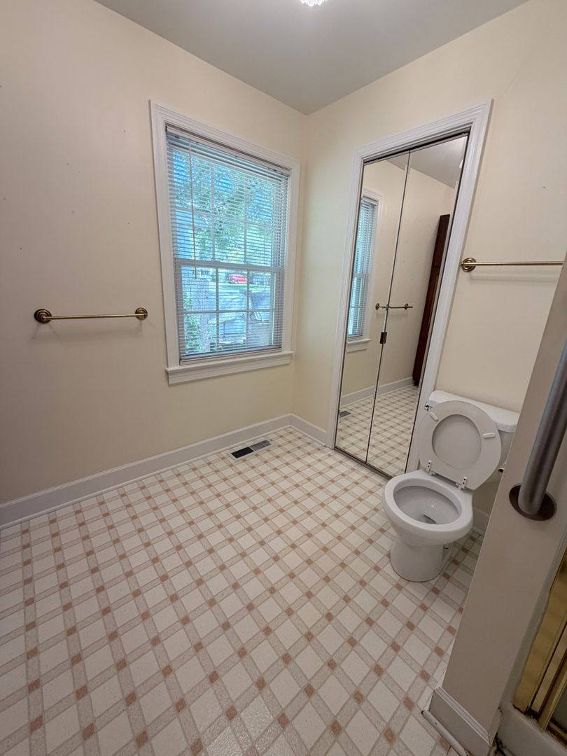 House for rent at 1304 Gracewood Dr, Greensboro, NC 27408