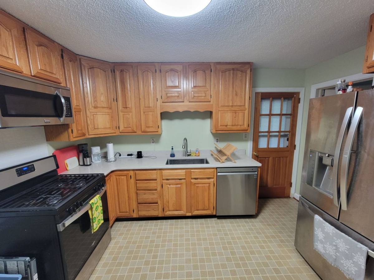 House for rent at 1304 Gracewood Dr, Greensboro, NC 27408