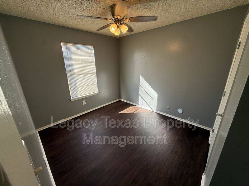 Apartment for rent at 1714 Short St #A, Cleburne, TX 76033