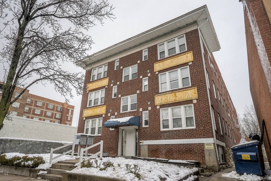 Apartment for rent at 3721 Broadway Blvd #11, Kansas City, MO 64111