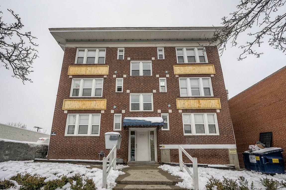 Apartment for rent at 3721 Broadway Blvd #11, Kansas City, MO 64111