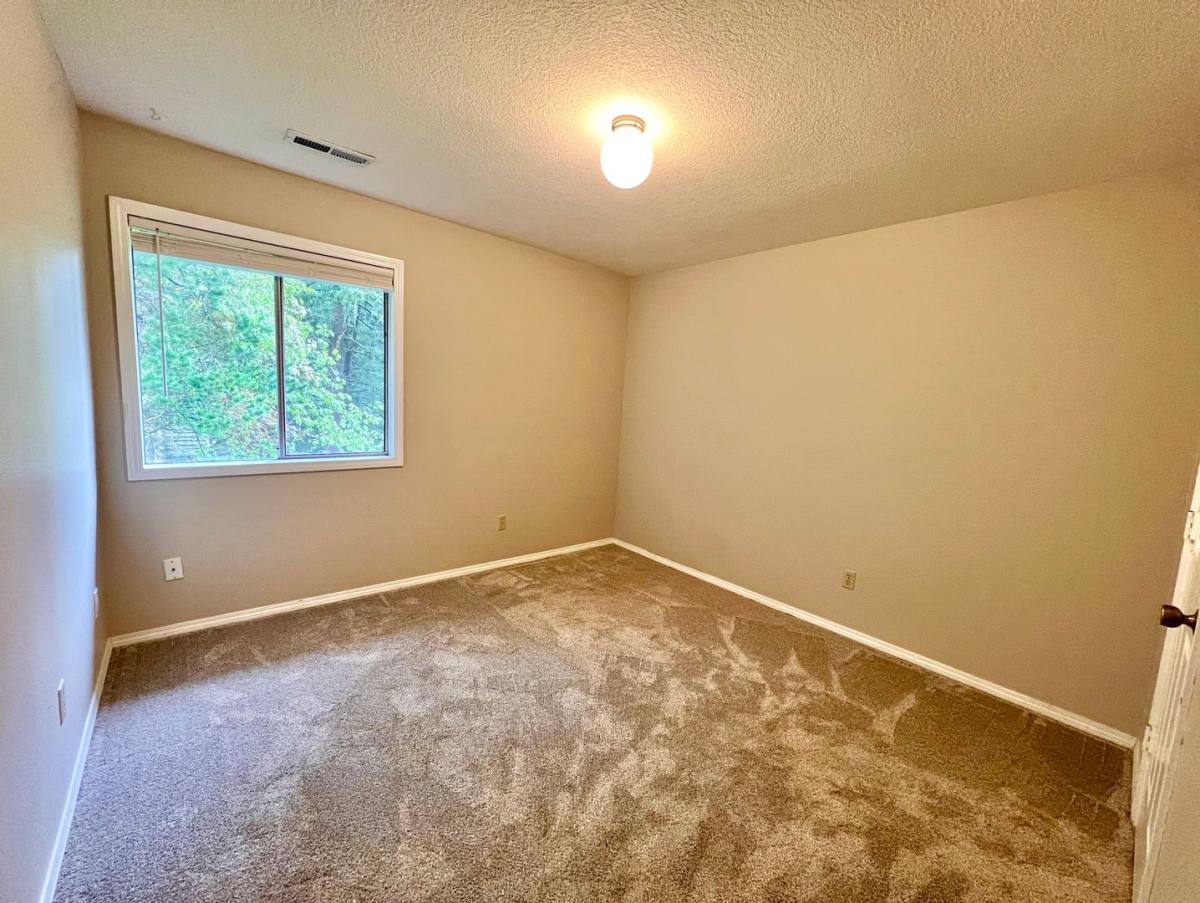 Apartment for rent at 304 Cervantes, Lake Oswego, OR 97035