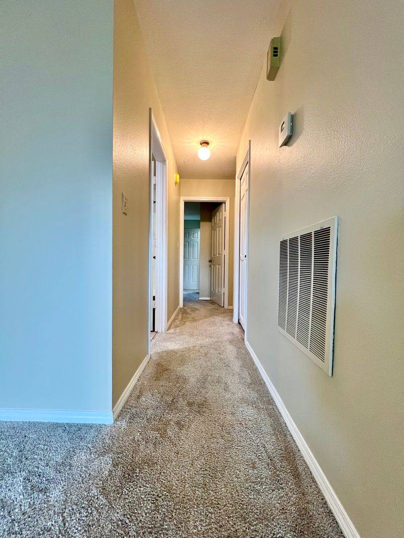Apartment for rent at 304 Cervantes, Lake Oswego, OR 97035