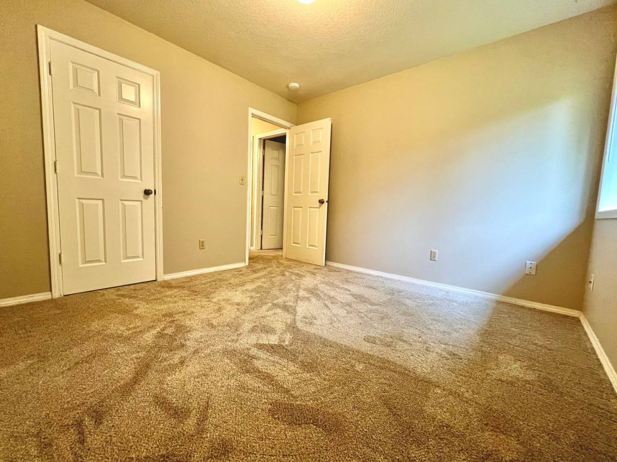 Apartment for rent at 304 Cervantes, Lake Oswego, OR 97035