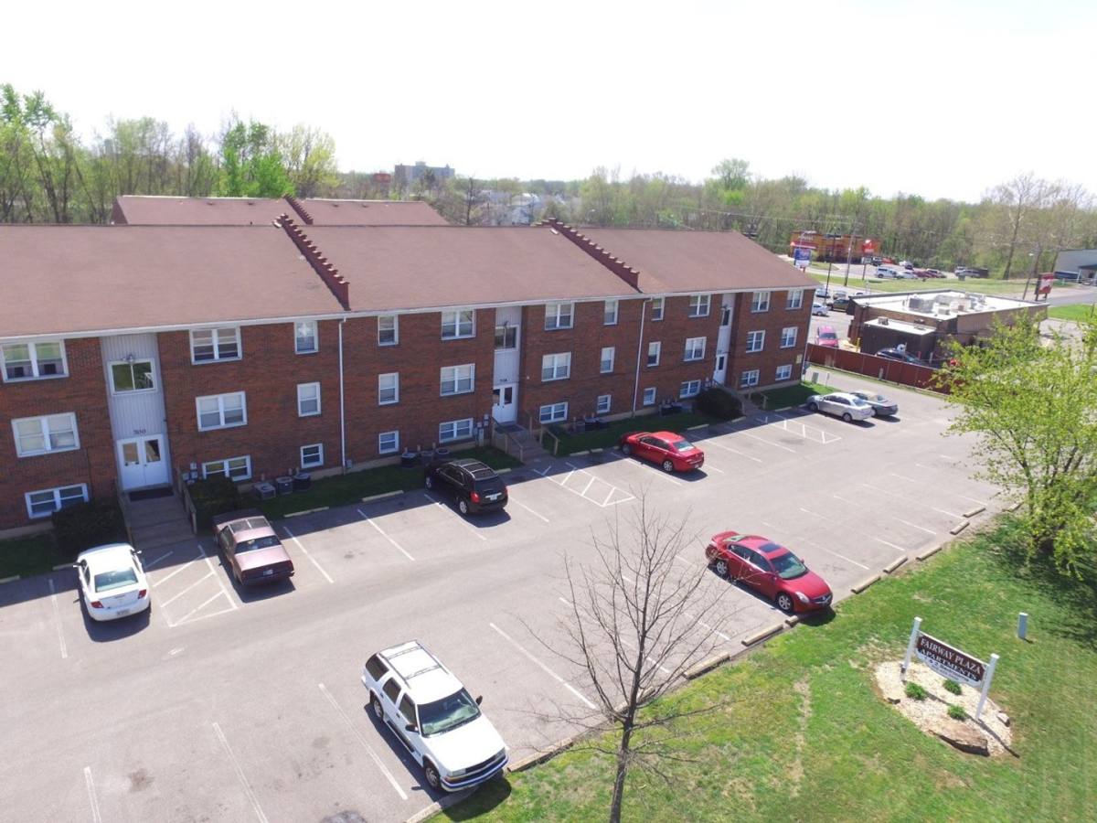Apartment for rent at 702 Fairway Dr, Evansville, IN 47710