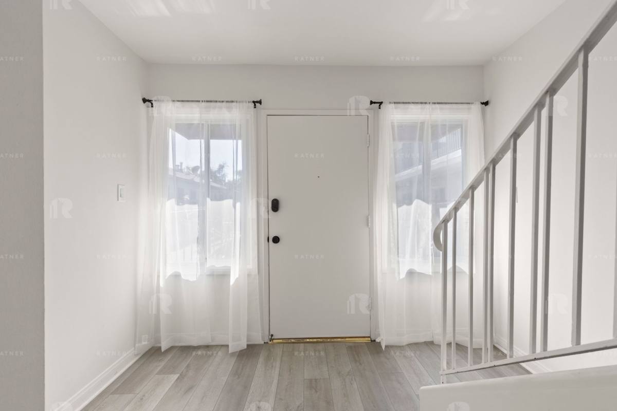 Apartment for rent at 350 S Sierra Madre Blvd, Pasadena, CA 91107