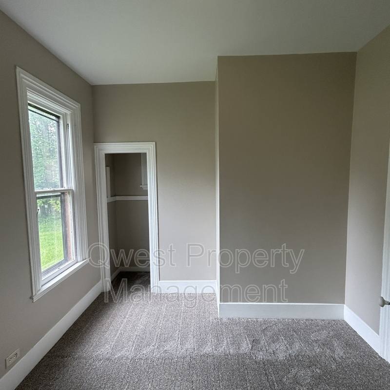 Apartment for rent at 221 Hollister Ave SE #1, Grand Rapids, MI 49506