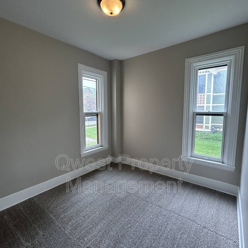 Apartment for rent at 221 Hollister Ave SE #1, Grand Rapids, MI 49506