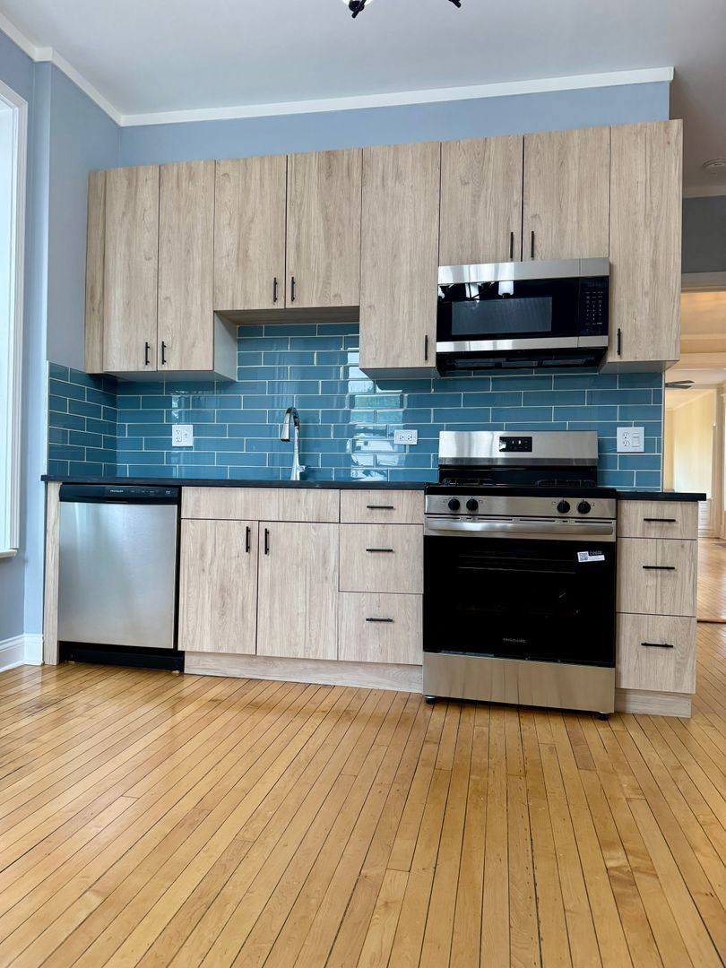 Apartment for rent at 3801 N Lincoln Ave, Chicago, IL 60613