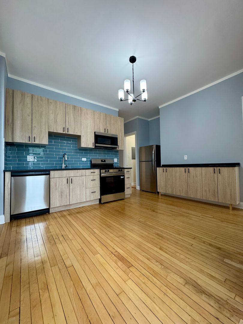 Apartment for rent at 3801 N Lincoln Ave, Chicago, IL 60613