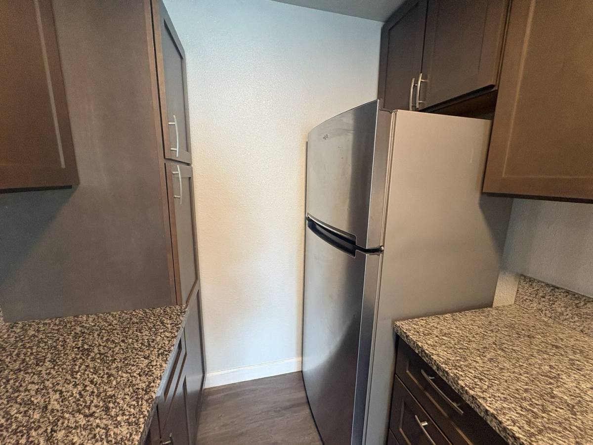 Apartment for rent at 901 Carro Dr, Sacramento, CA 95825