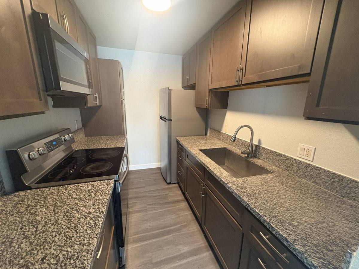 Apartment for rent at 901 Carro Dr, Sacramento, CA 95825