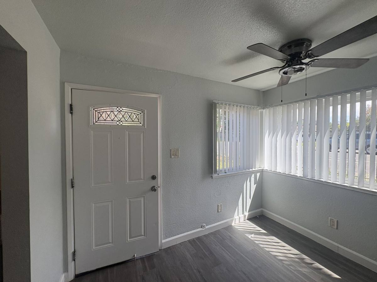 Apartment for rent at 901 Carro Dr, Sacramento, CA 95825