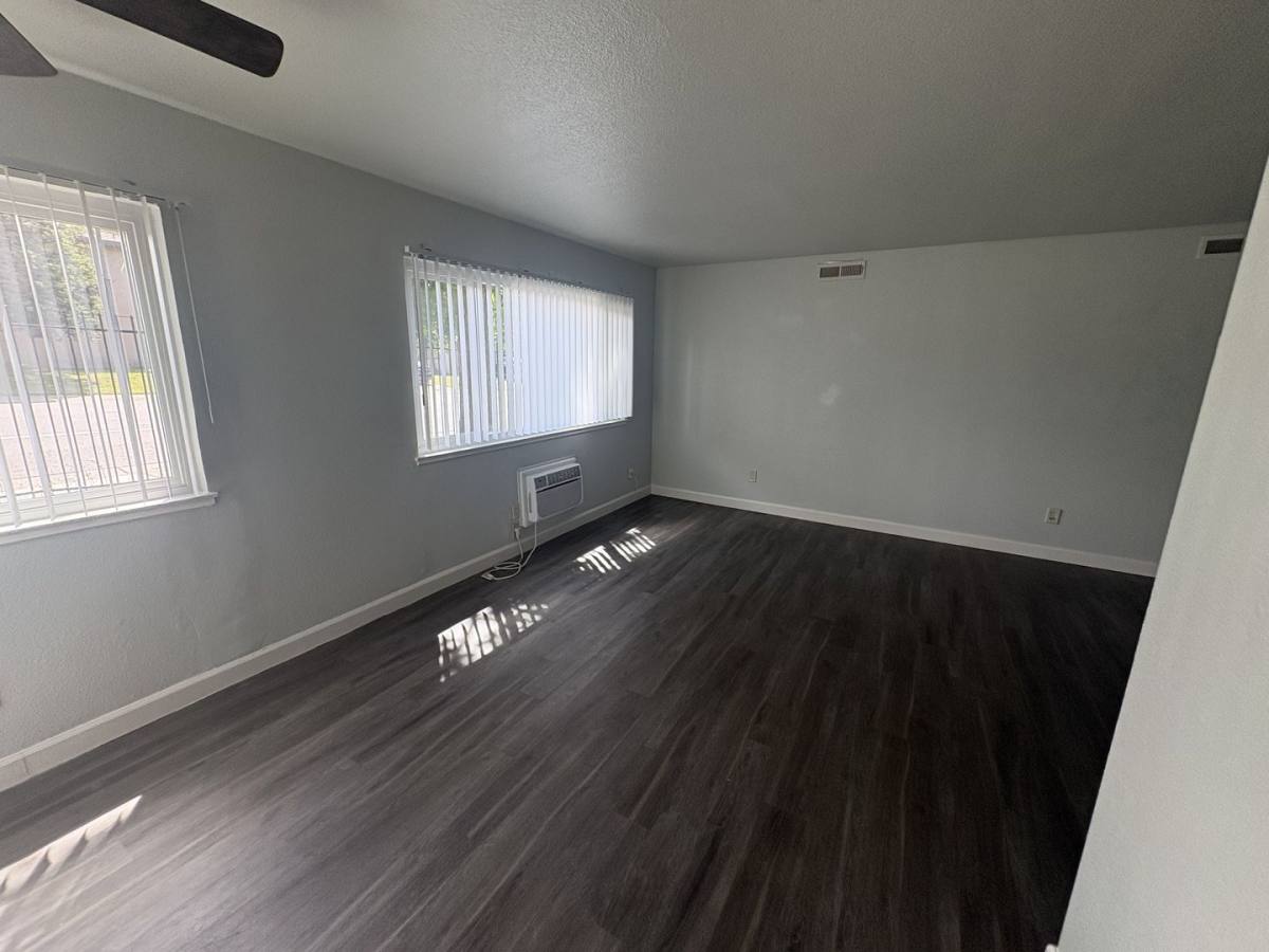Apartment for rent at 901 Carro Dr, Sacramento, CA 95825