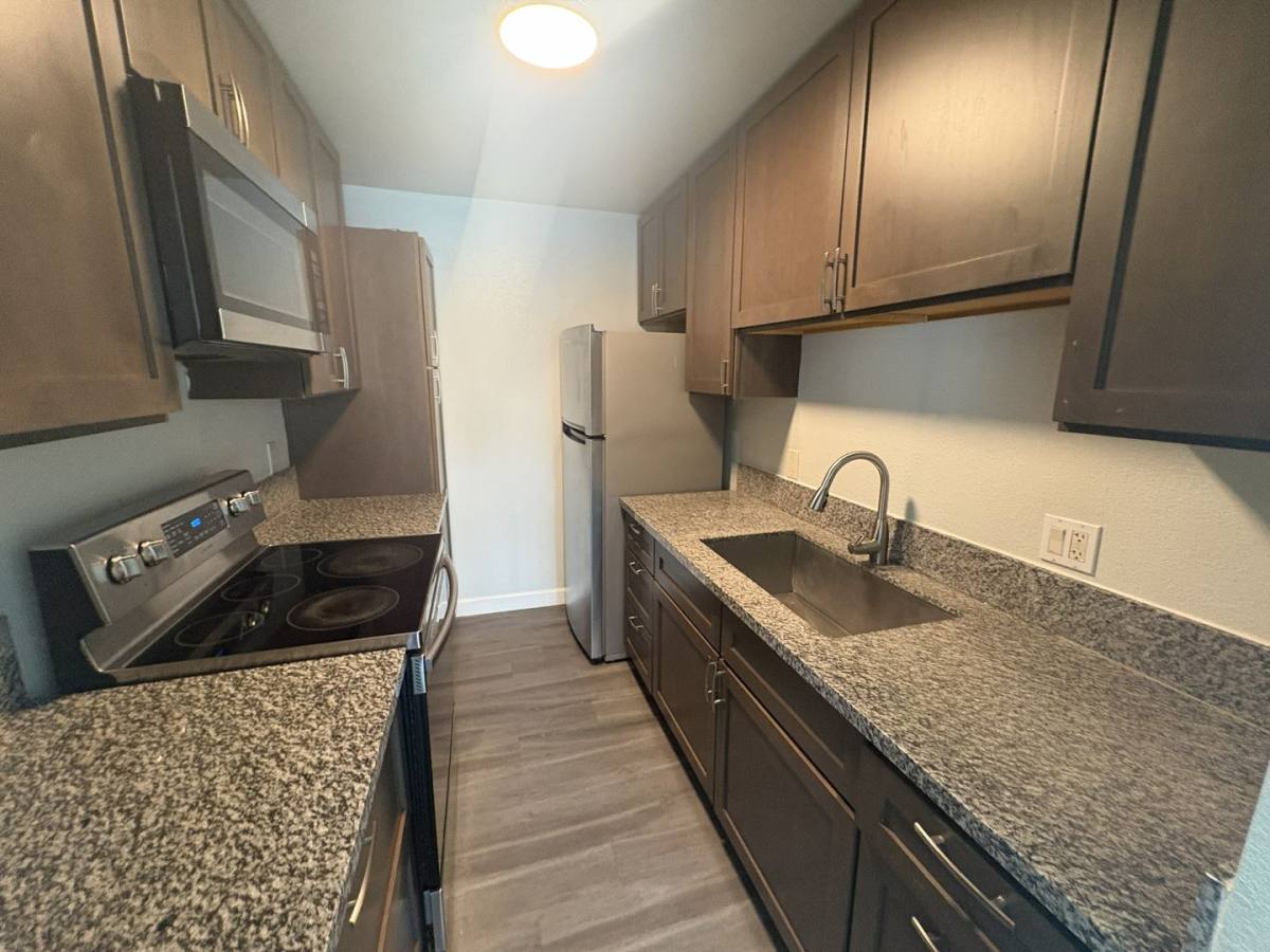 Apartment for rent at 901 Carro Dr, Sacramento, CA 95825