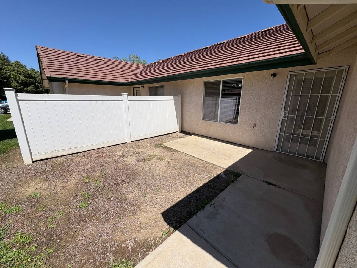 Apartment for rent at 2517-2523 W Oriole Ave, Visalia, CA 93291