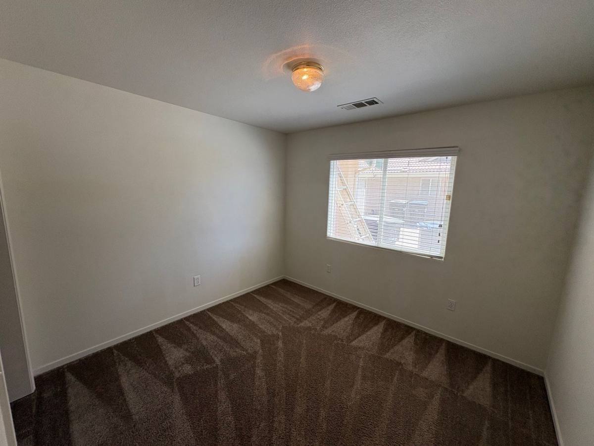 Apartment for rent at 2517-2523 W Oriole Ave, Visalia, CA 93291