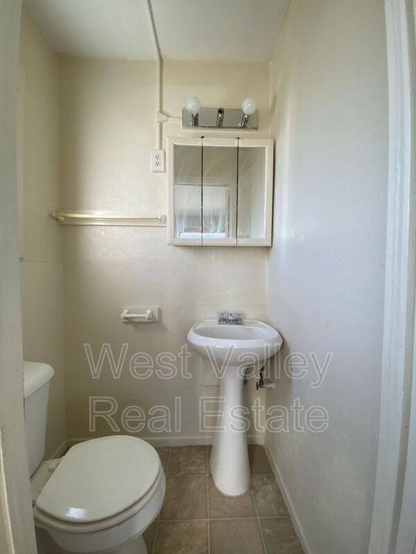 Apartment for rent at 725 1 2 Kern St #B, Taft, CA 93268