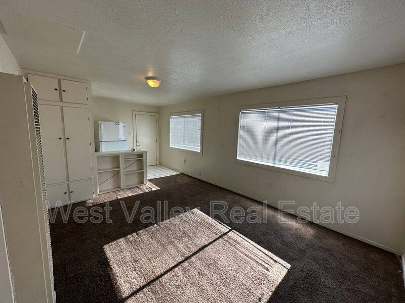 Apartment for rent at 725 1 2 Kern St #B, Taft, CA 93268