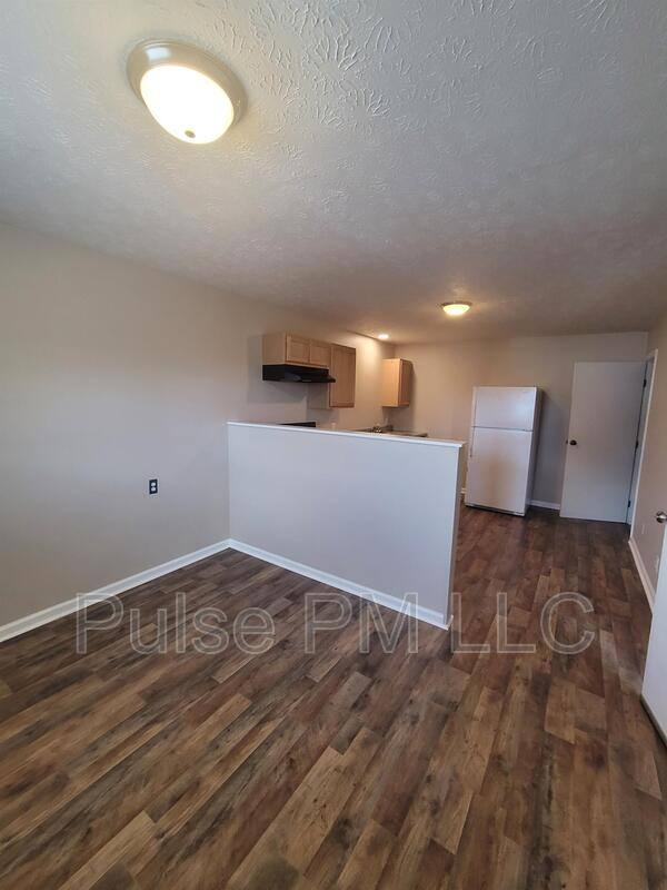 Apartment for rent at 18 S Main St, Walton, KY 41094