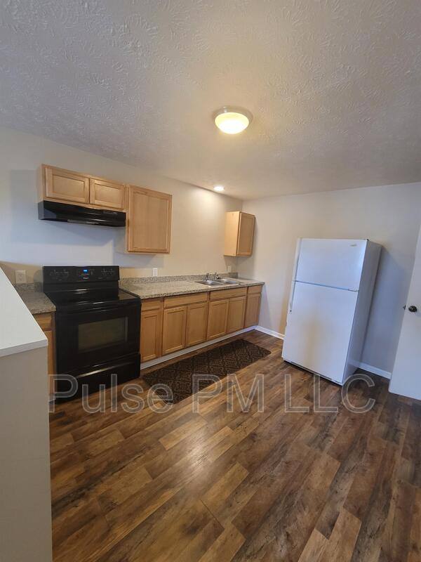 Apartment for rent at 18 S Main St, Walton, KY 41094